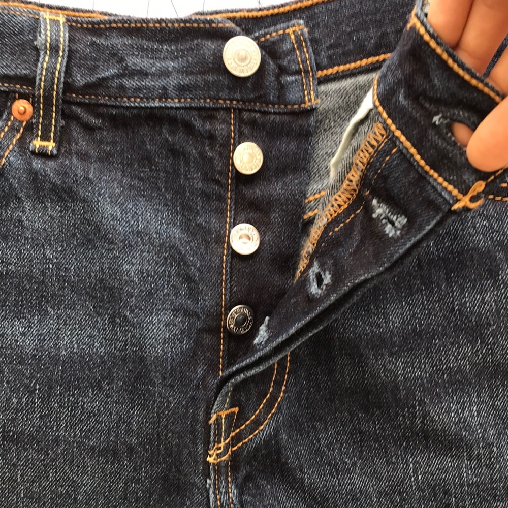 501 Levi high waisted dark denim shorts